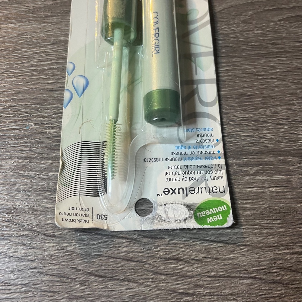 Covergirl Natureluxe Mousse Mascara #530 Black Brow Water Resistant New! Full SZ - Picture 3 of 7